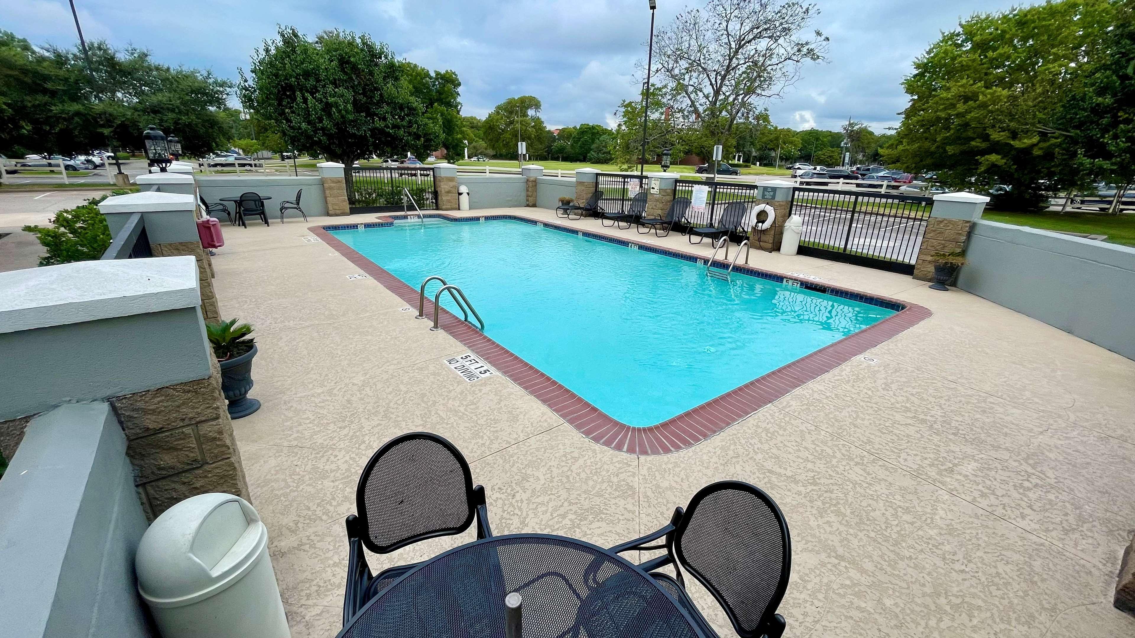 Best Western Plus Sugar Land-Stafford Exterior foto